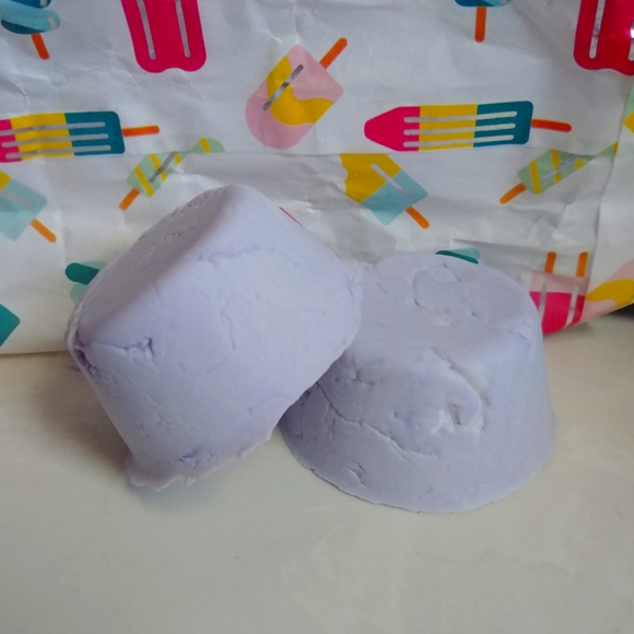 Handmade Moisturizing Soap (Lavender) - Picture 3 of 5